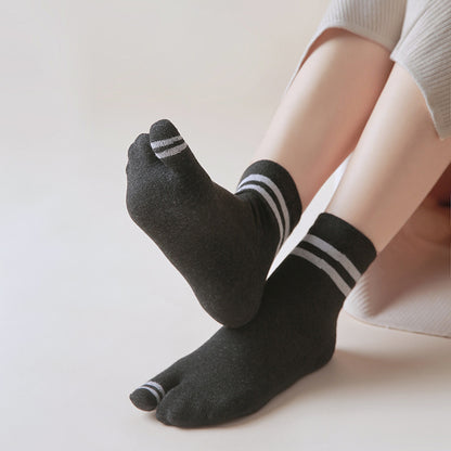 Seamless Mid-Calf Women Tabi Socks