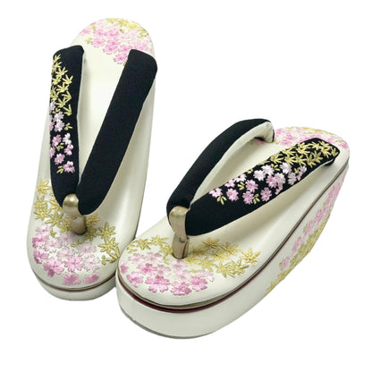 Getamashi Women's Embroidered Zori Sandals 【Sakura Bloom】