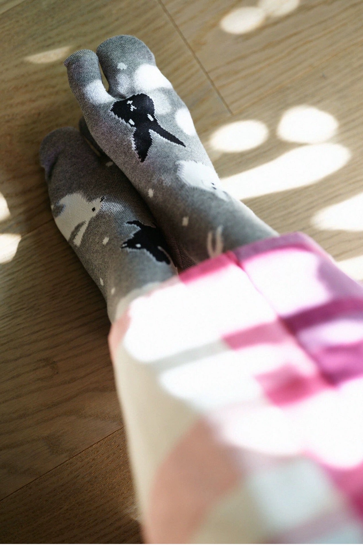 Japanese Tabi Socks 【Black & White Rabbits】