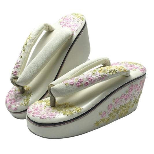 Women's Embroidered Wedge Zori Sandals【Sakura Bloom】 - Getamashi