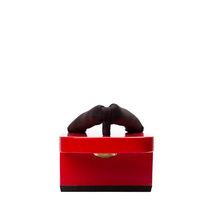 Women's Red Lacquered Traditional Geta Sandals - Getamashi