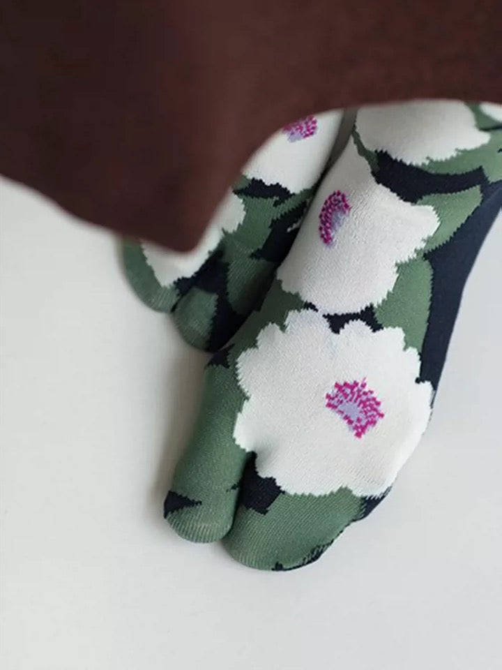 Japanese Tabi Socks 【Big White Flowers】