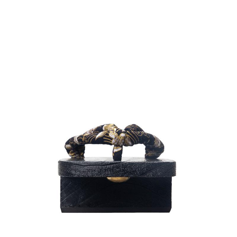 Men’s Traditional Japanese Sandals 【Black Koi】 - Getamashi