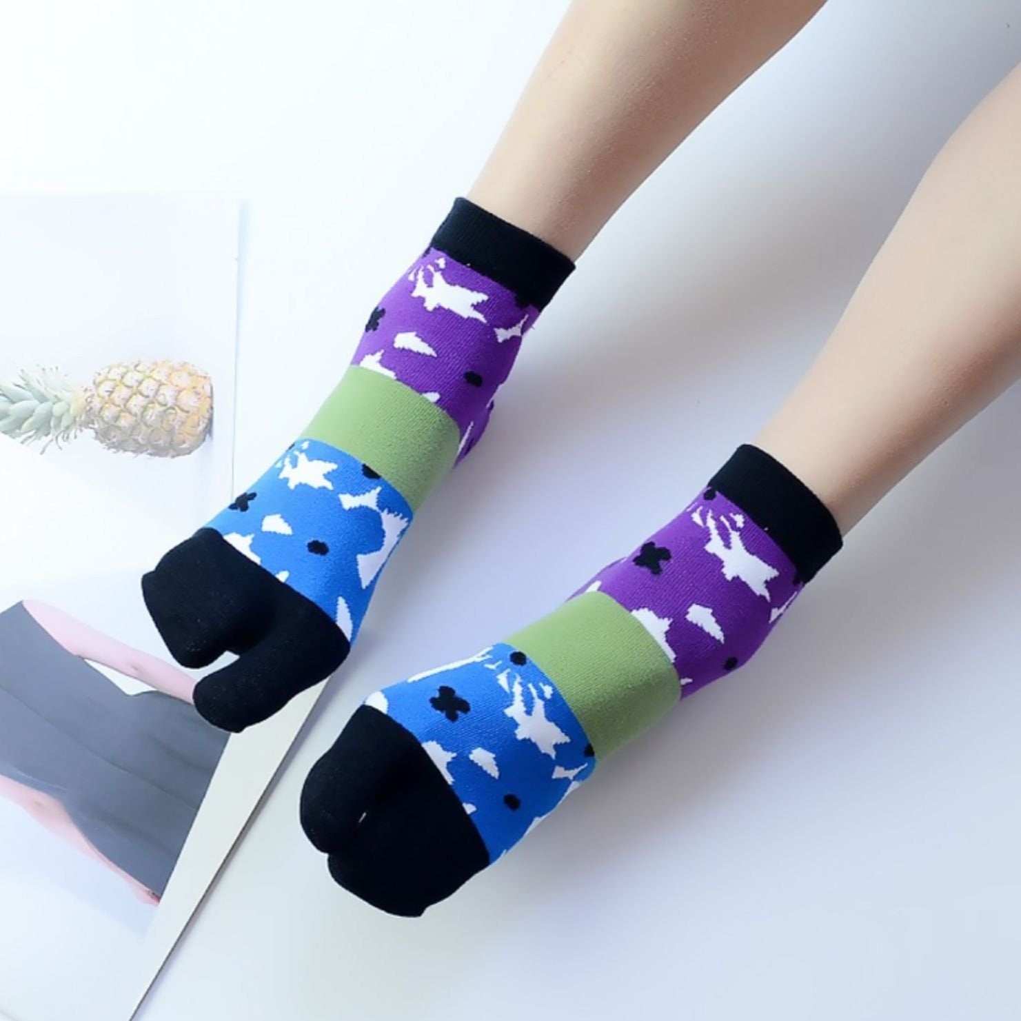 Japanese Tabi Socks 【Blue & Purple Flowers】 - Getamashi